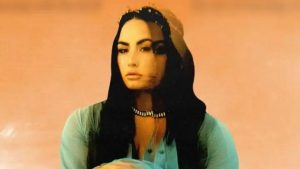 Álbum de Demi Lovato fica em segundo lugar no Reino Unido por diferença de apenas 272 cópias